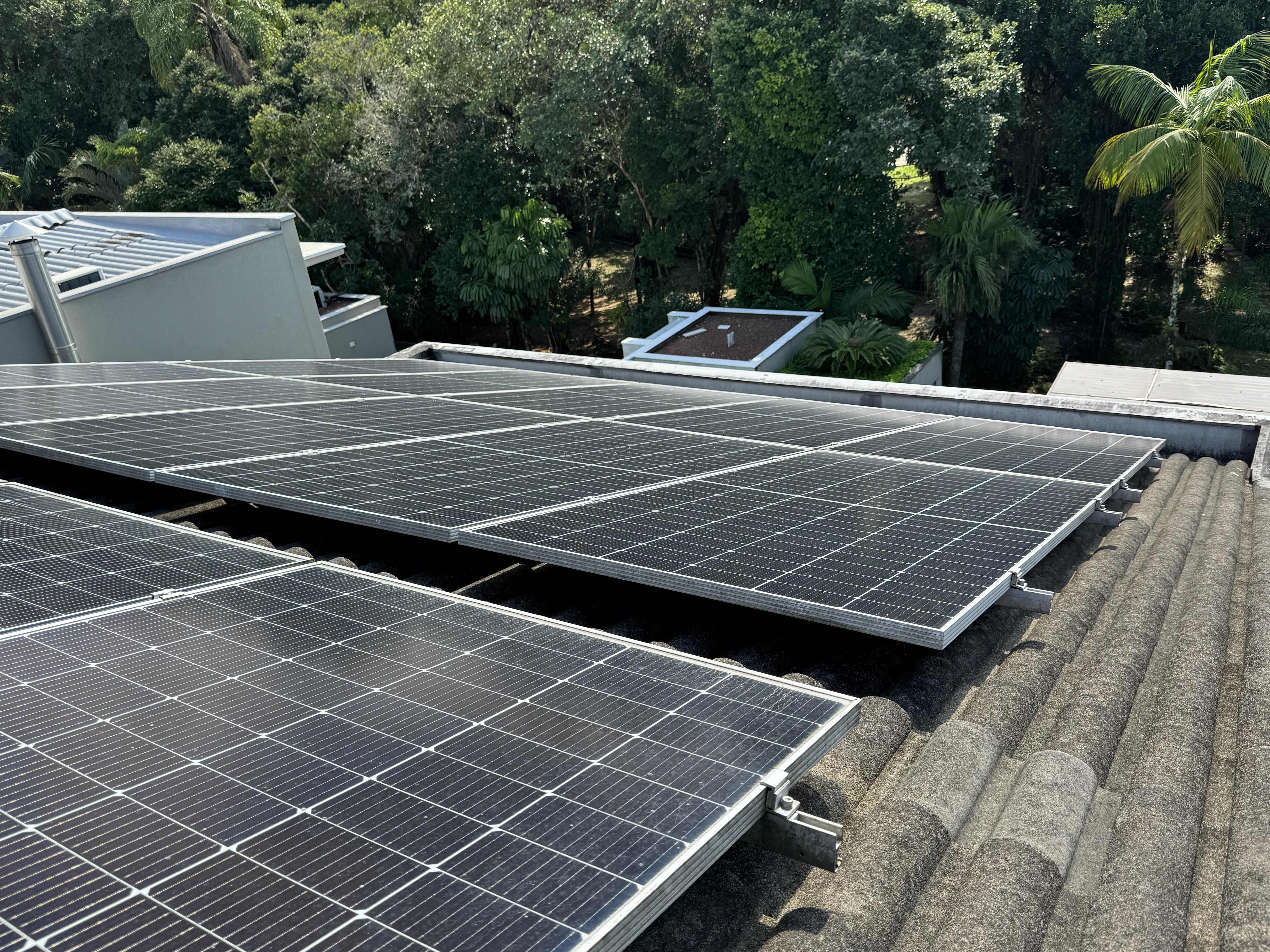 Foto de instalação de sistema de energia solar